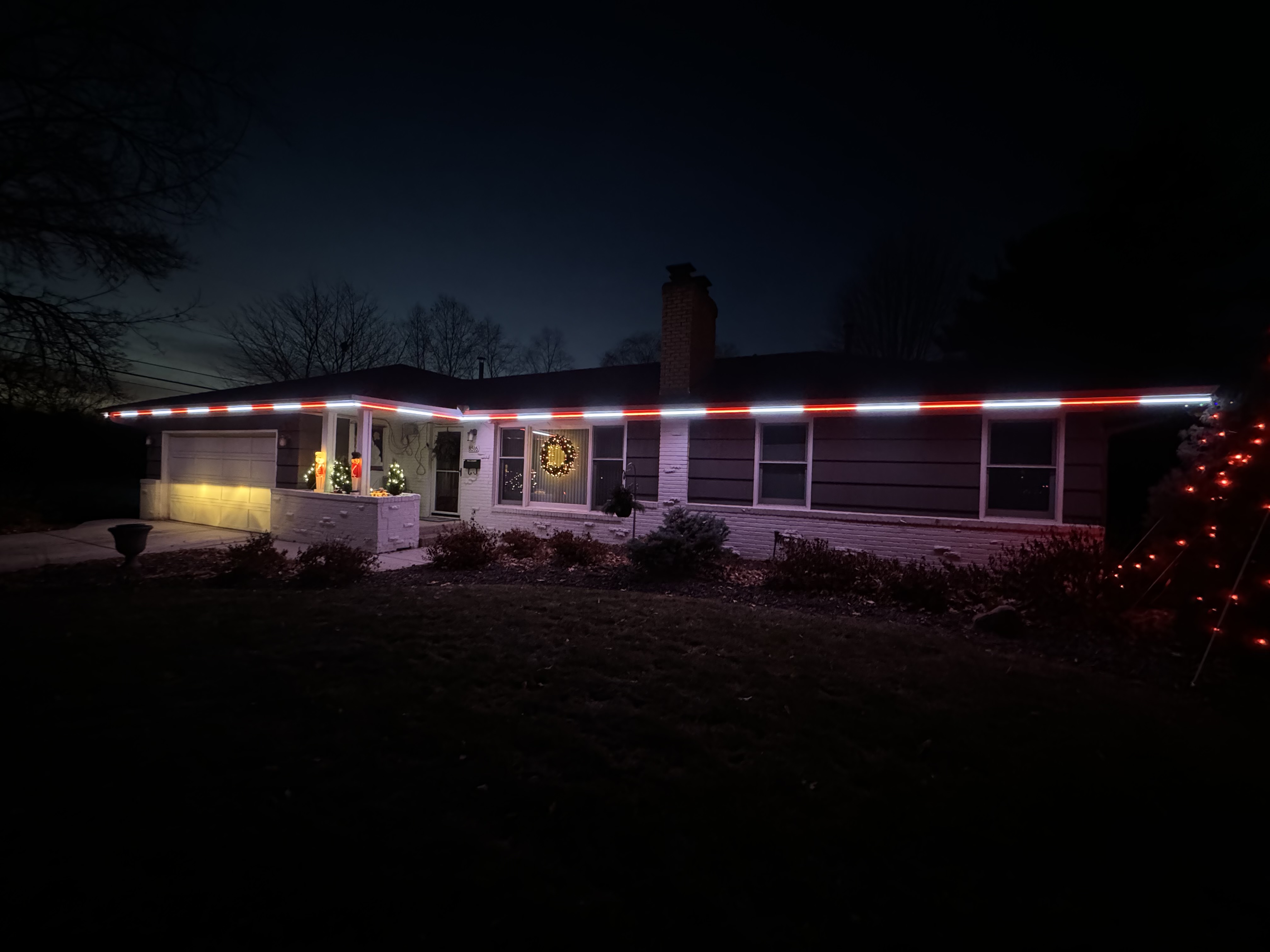 Holiday lighting detail